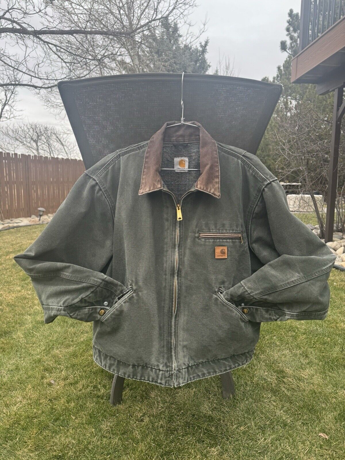 VTG Carhartt J97 MOS Large Detroit Jacket distress ~ moss green coat